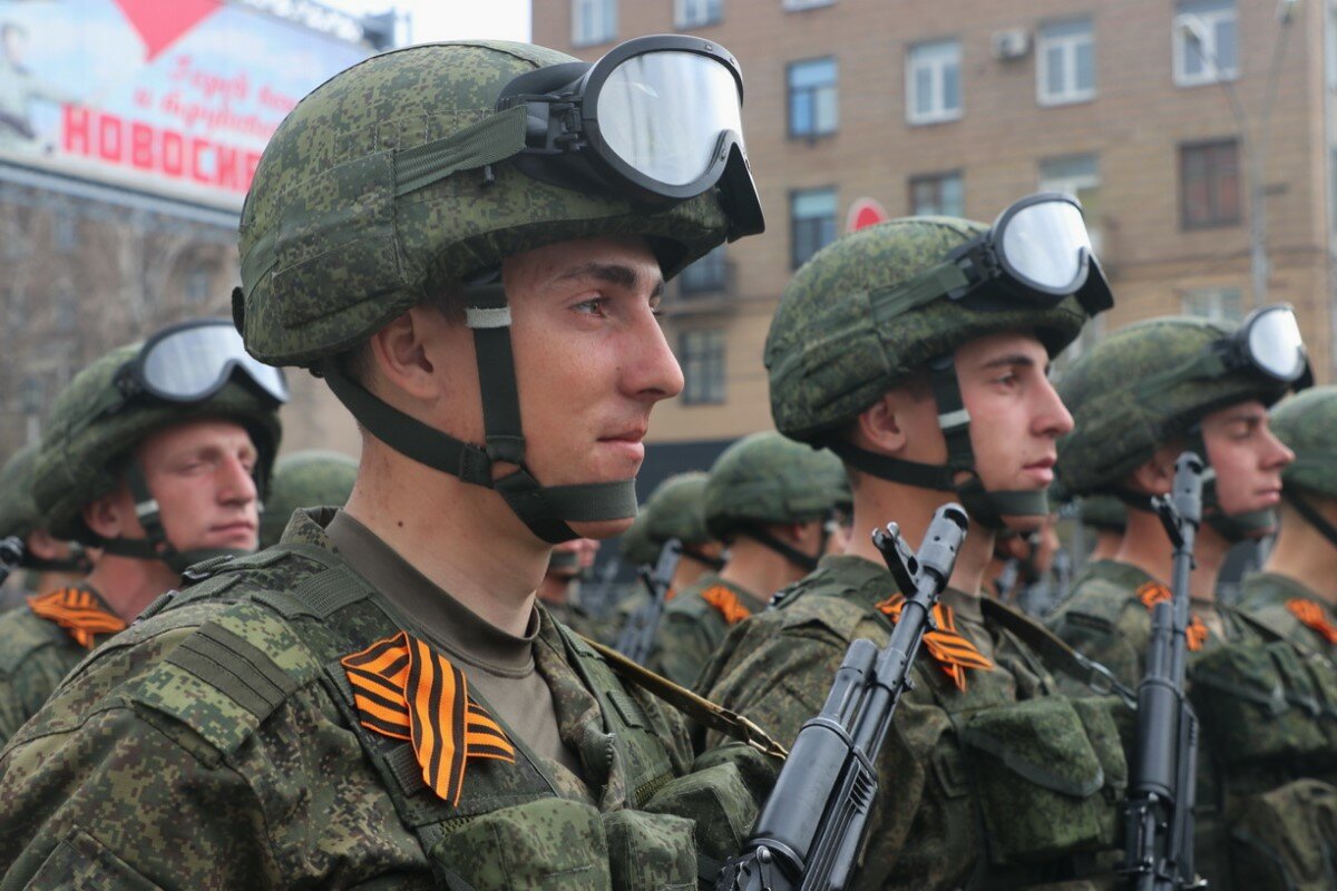 Первая совместная репетиция к Параду 9 мая прошла на центральной площади Новосибирска